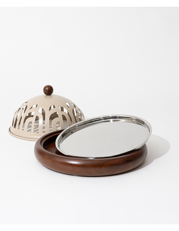 Cake stand with cover