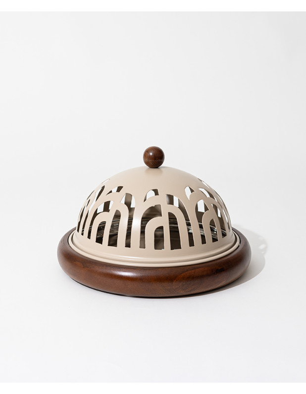 Cake stand with cover