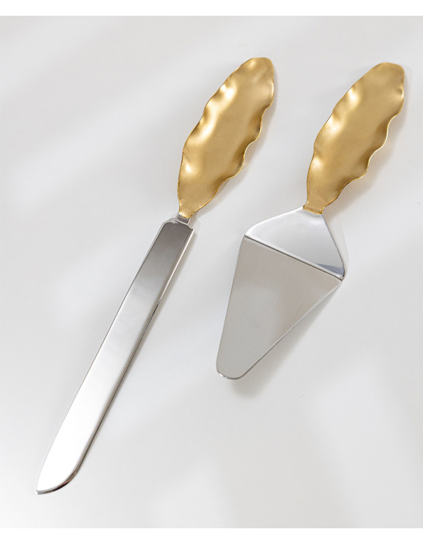 Soft Leaf cake stand with cutlery